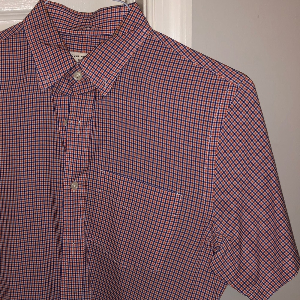 Dress shirt half sleeves.